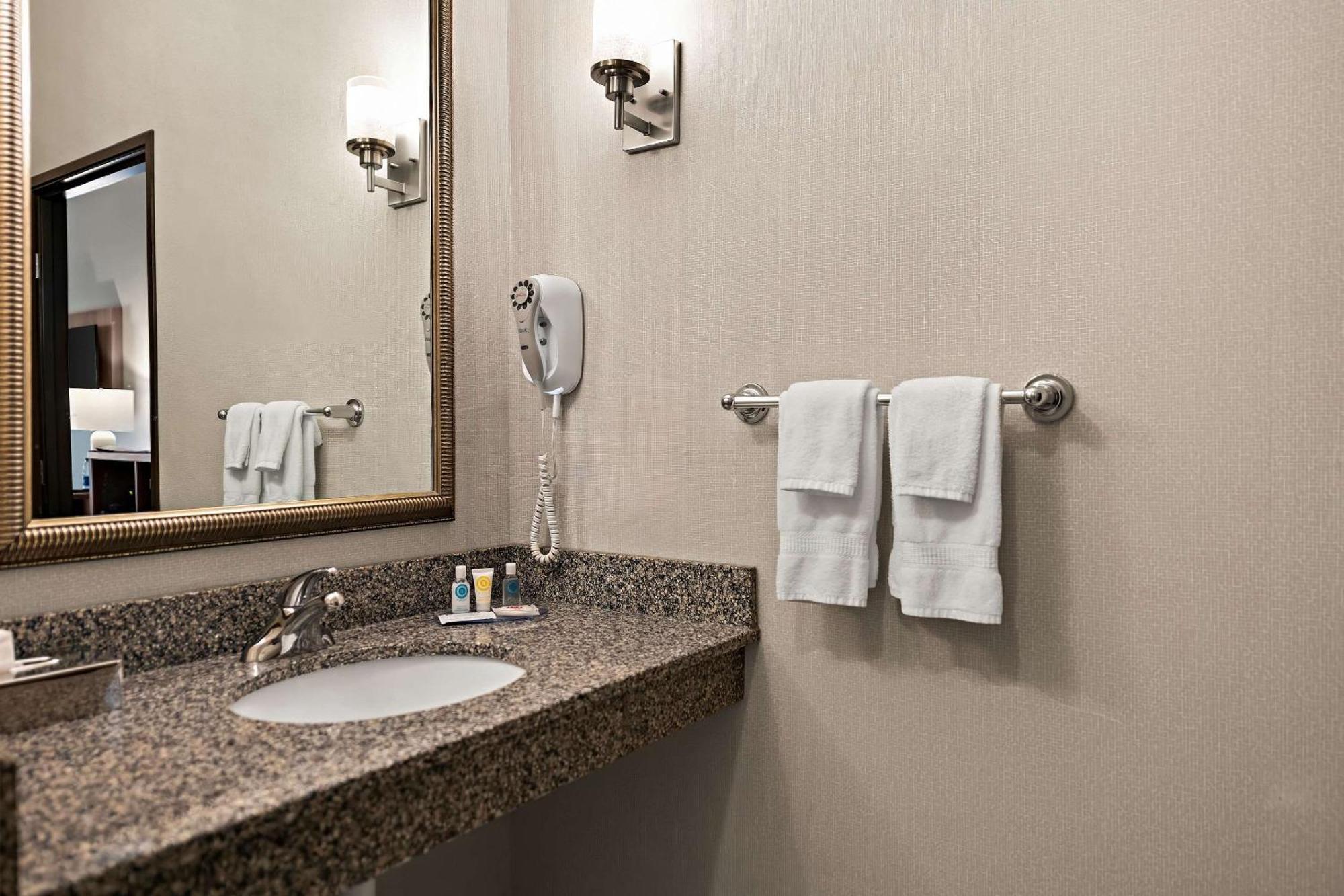 Comfort Suites Hudson I-94 Exteriér fotografie